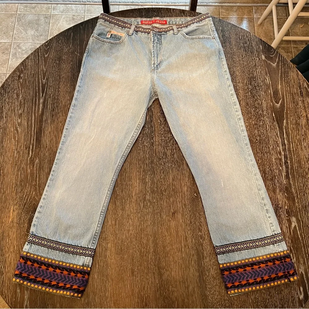 Vintage GUESS Light Wash Embroidered Distressed Women’s Jeans Sz 32 Made In USA - Picture 2 of 15